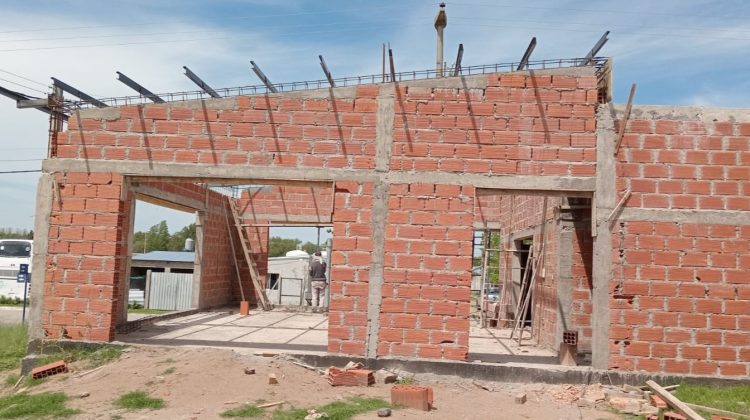 La obra del hospital de Unión avanza en su etapa de mampostería, instalaciones y cubierta