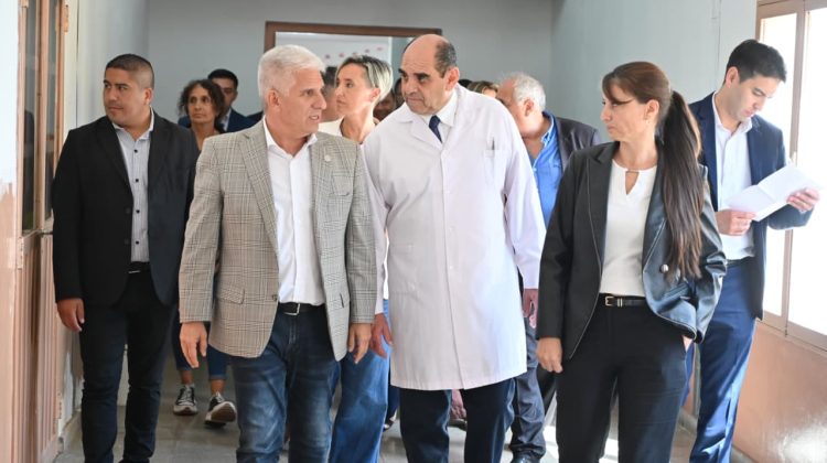 Poggi visitó las obras de refacción y mantenimiento de la Escuela N°76