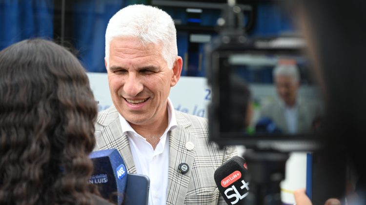 El Gobernador visitó más 25 escuelas y lanzó alrededor de 30 acciones destinadas a la educación