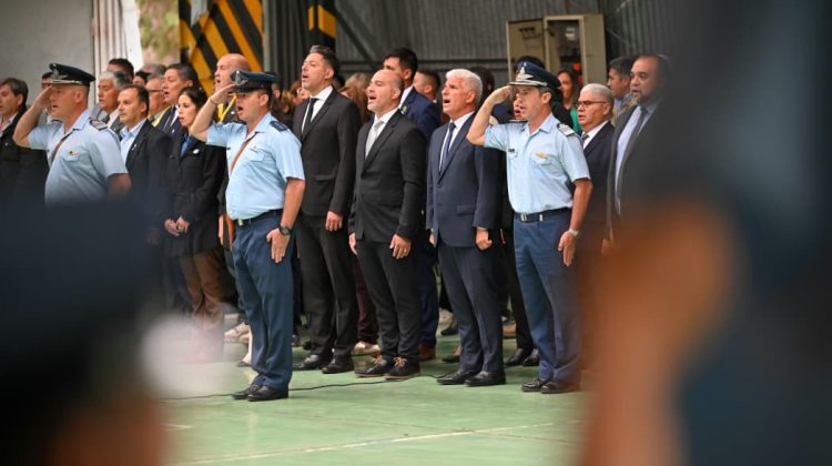 Poggi participó del acto por el 77° aniversario de la V Brigada Aérea