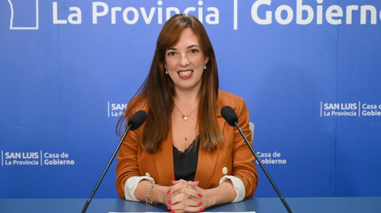 Más de 10 mil docentes se capacitarán en IA en convenio con la Universidad Austral