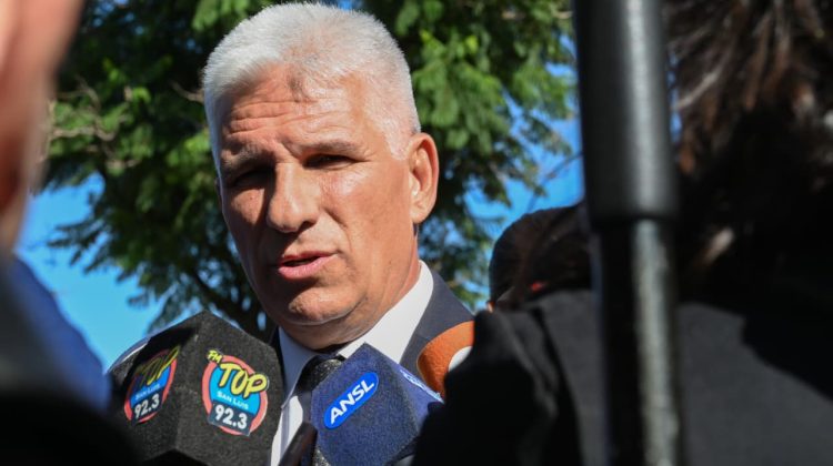 “Es la forma que hemos elegido de gobernar: bien cerca de los vecinos y de las instituciones”