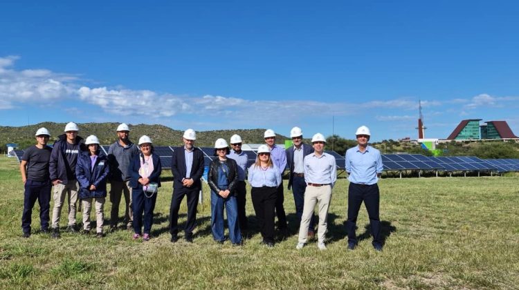 La Central Fotovoltaica de Casa de Gobierno recibió la visita de Adeera