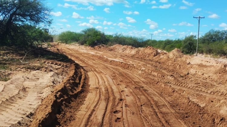 Vialidad Provincial despliega operativos de mejora en Santa Rita, Los Chañares y otras zonas