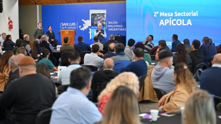 El Gobernador participó de la segunda reunión de la Mesa Sectorial Apícola