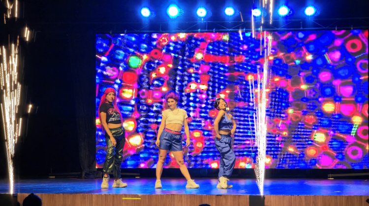 El show ‘Gladiadoras K-Pop: Golden Powers’ subió a escena en el Cine Teatro