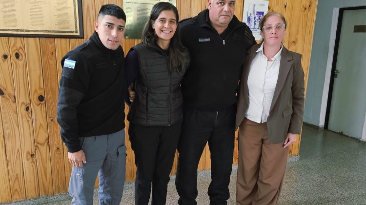 Reconocen a agentes penitenciarios por detener a un conductor tras múltiples siniestros viales