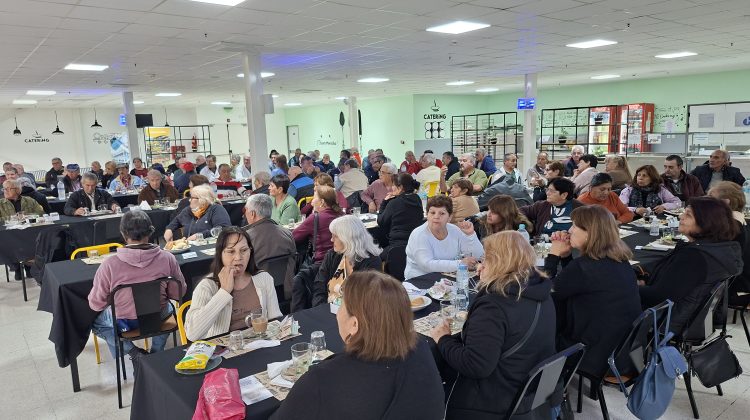 ‘Grandes Amigos Salud’ recibió a 100 adultos mayores en una nueva jornada integral