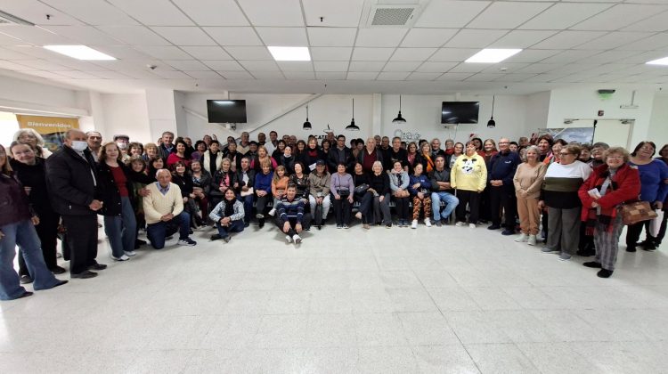 Cien adultos mayores del departamento Chacabuco fueron parte de ‘Grandes Amigos Salud’