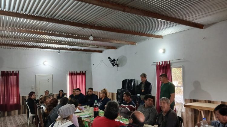 Representantes de Desarrollo Productivo se reunieron con productores de parajes de la región Centro