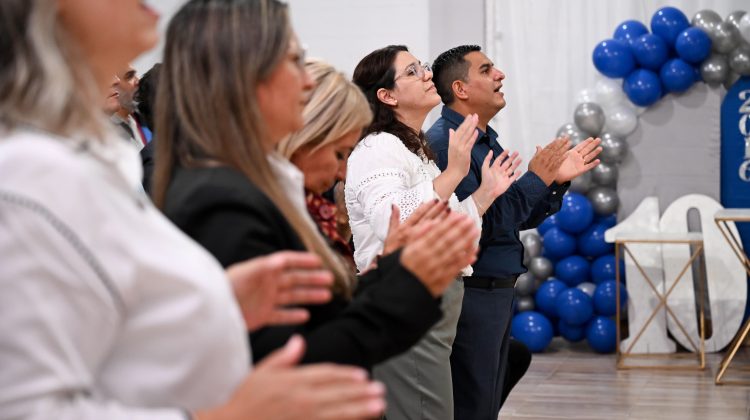 La iglesia Bautista ‘El Faro’ celebró su décimo aniversario con un fuerte arraigo comunitario