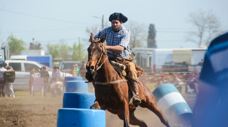 Leandro N. Alem celebra sus tradiciones con un gran encuentro de destrezas gauchas
