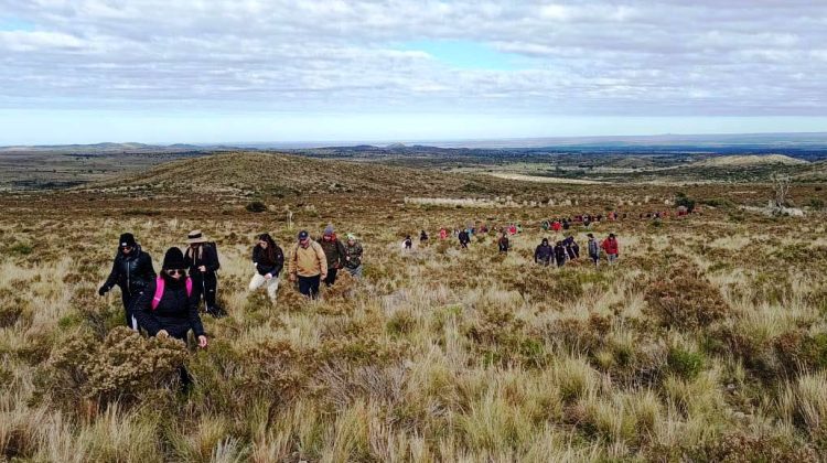Invitan a una jornada de trekking para ver la luna en El Morro