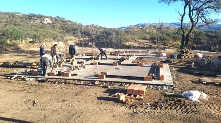 Avanzan las viviendas en El Volcán y La Carolina con las fundaciones en ejecución