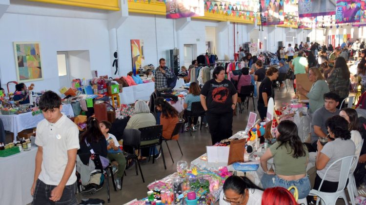 La Nave Cultural se llenó de talento y energía con la ‘Feria de amigas emprendedoras’