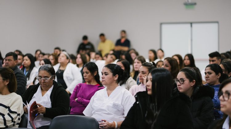 Dieron una charla informativa sobre innovación de materiales para curación