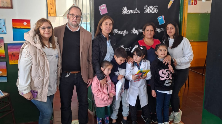 Escuelas rurales recibieron kits educativos en el Año de la Educación