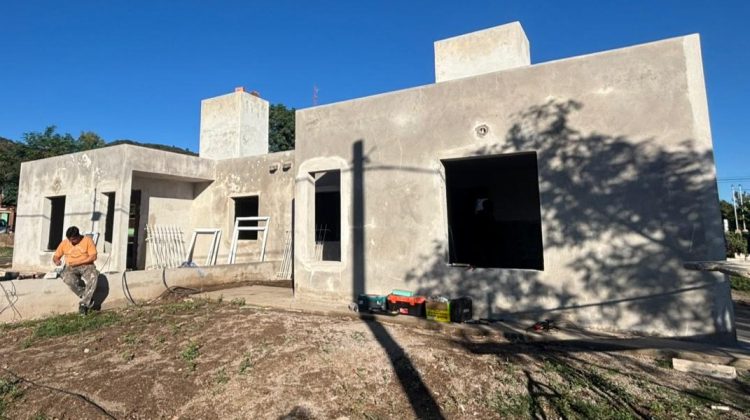 Las viviendas de Quines consolidan su avance y se encaminan a la fase final
