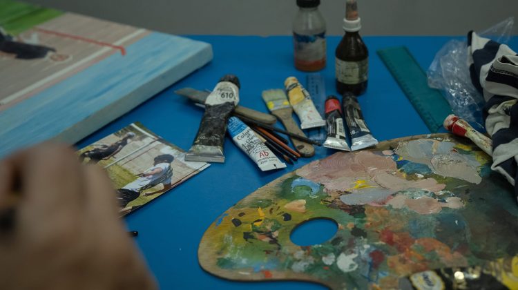 La pintura sigue sumando aficionados en la Escuela de Música de la ULP