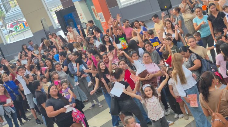 Magia y aventura en la EDIRO: cientos de niños participaron de la gran búsqueda del huevo de Pascua