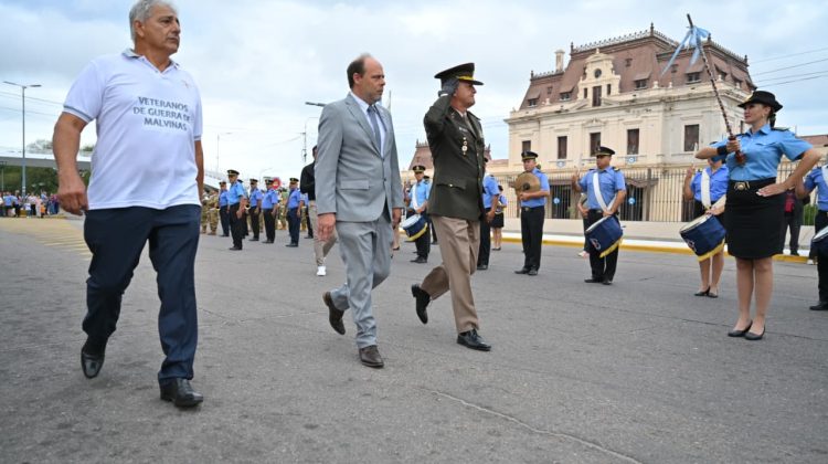 Entre marchas y memoria: San Luis homenajeó a sus héroes de Malvinas con un desfile