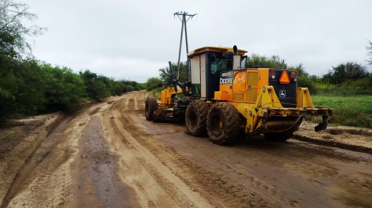 Vialidad Provincial reparó caminos no pavimentados en El Barrial, El Cadillo, La Médula y El Retamo