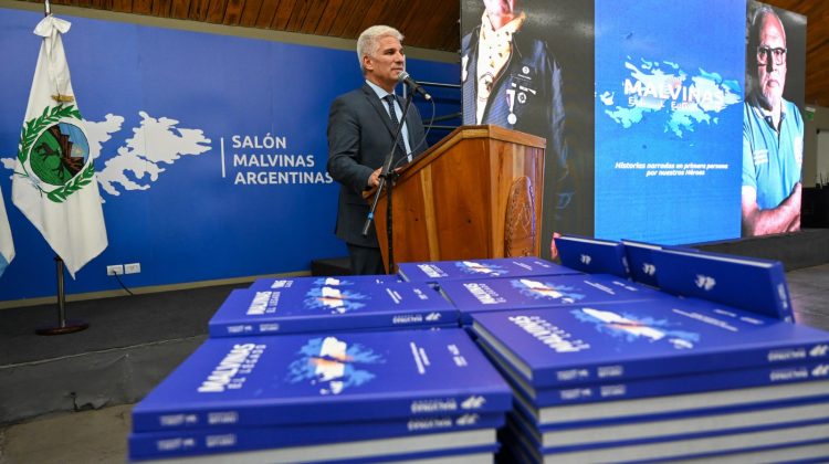 “Este libro es un reconocimiento del pueblo de la provincia de San Luis a cada uno de ustedes”