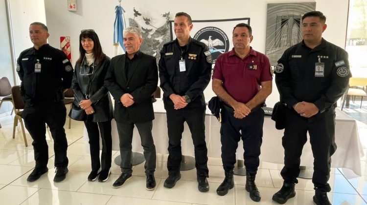 La Policía firmó un acuerdo con la PSA para fortalecer la respuesta ante riesgos con explosivos