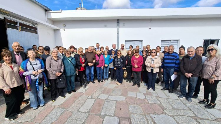 El programa Grandes Amigos Salud visitó a adultos mayores del departamento Chacabuco