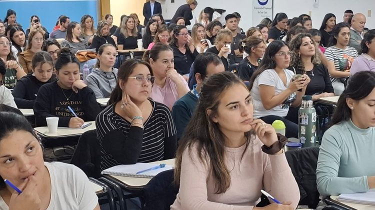 La capacitación para docentes con formación previa en cooperativismo llega a la Región Educativa II