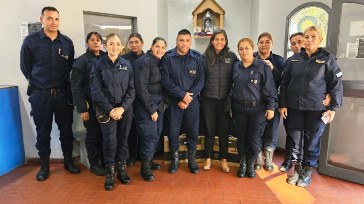 Fortalecen dependencias policiales con equipamiento tecnológico y guía de mantenimiento edilicio