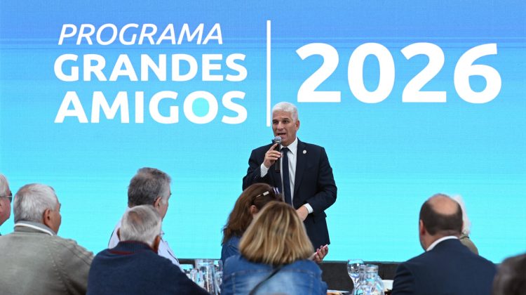 El Gobernador desayunó con dirigentes de centros de jubilados de toda la provincia