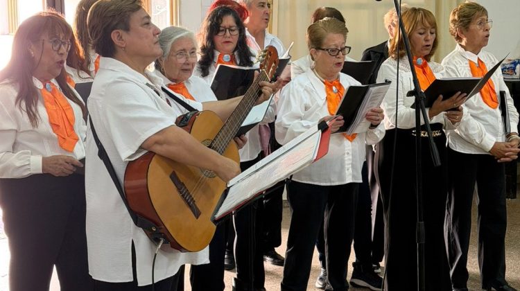 El Centro de Jubilados y Pensionados Civiles Nacionales celebró sus 90 años