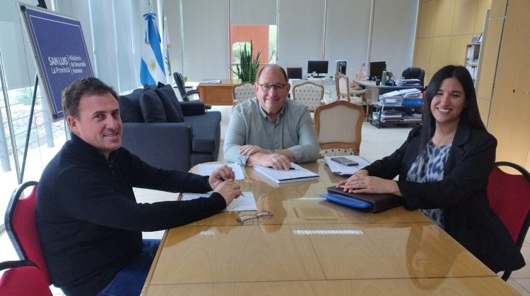 El ministro Gustavo Bertolini se reunió con diputados del departamento Dupuy