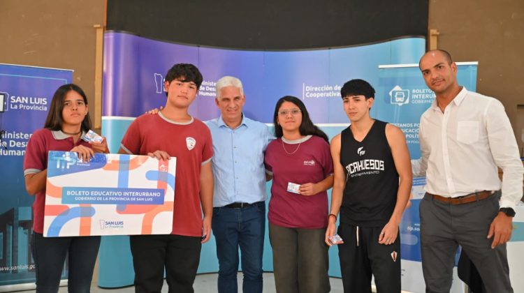 Reconocimientos y entregas del BEI: docentes y estudiantes fueron los protagonistas en Merlo