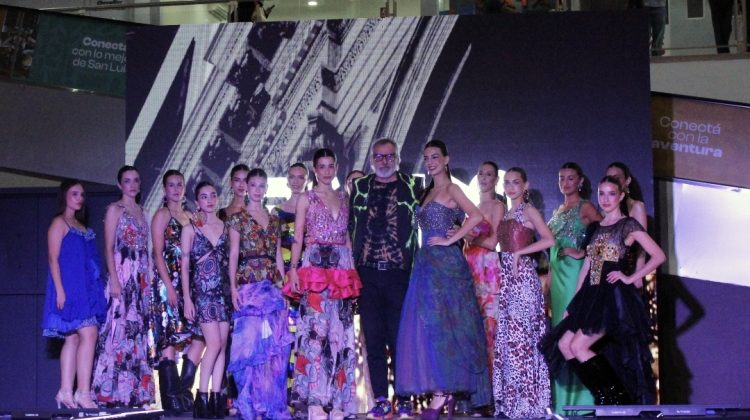 Cientos de personas vivieron la moda provincial y nacional en la pasarela de la EDIRO