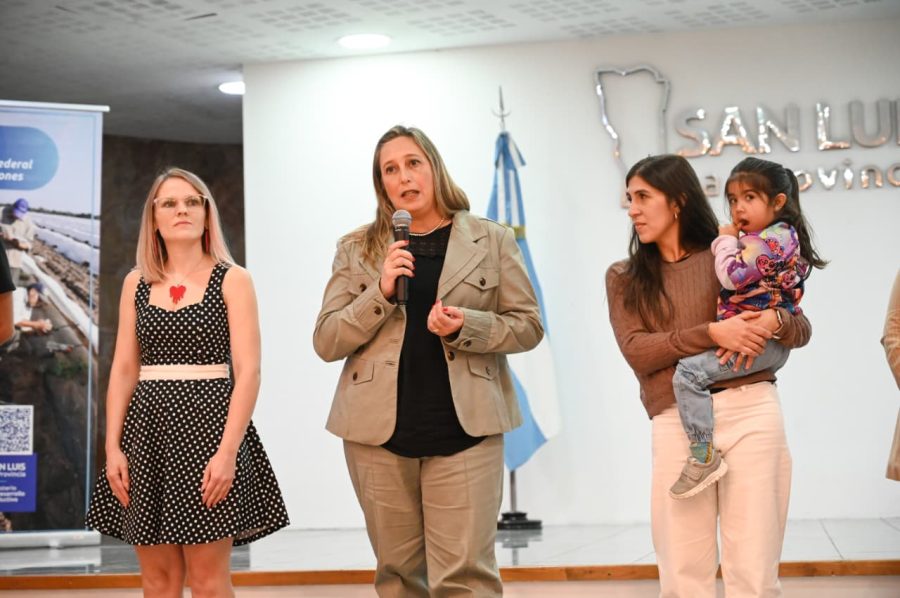 Poggi fortalece emprendedores con financiamiento del CFI