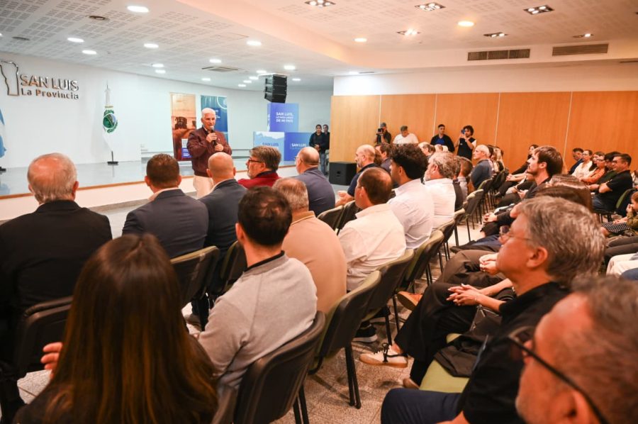 Poggi fortalece emprendedores con financiamiento del CFI