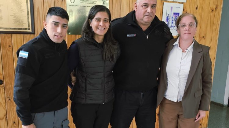 Reconocen a agentes penitenciarios por detener a un conductor tras múltiples siniestros viales