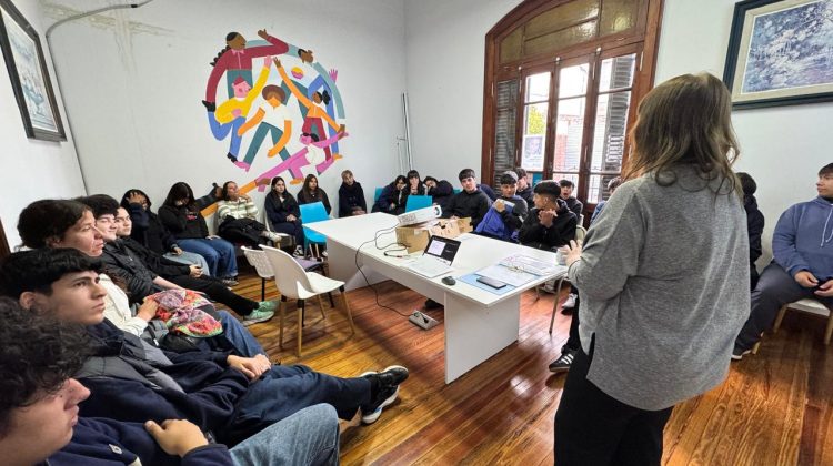 Estudiantes de la Escuela ‘Bartolomé Mitre’ visitaron la Casa de los Derechos Humanos