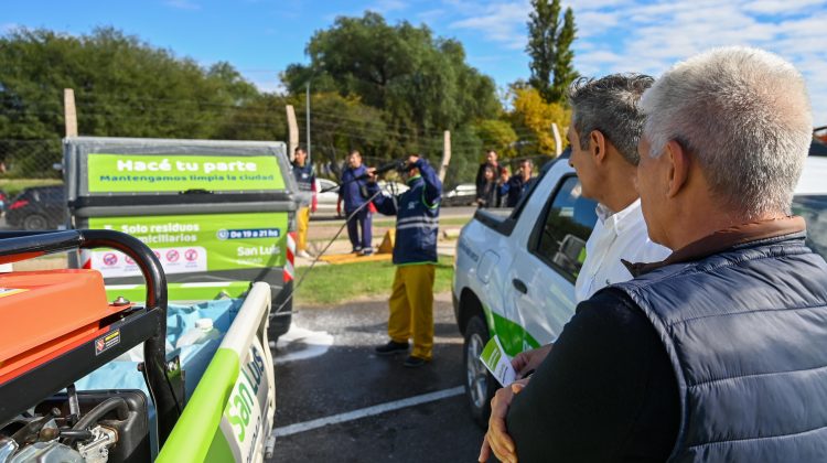 El Gobernador acompañó a Hissa en la presentación de equipos para la recolección de residuos
