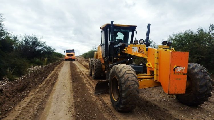 El Gobierno intervendrá más de 1.400 kilómetros de caminos no pavimentados
