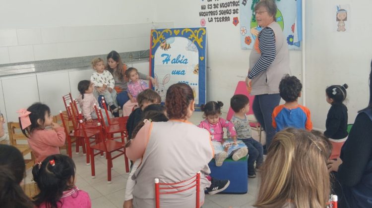 Los niños que asisten a los CDI compartieron una jornada especial por el Día mundial del Libro