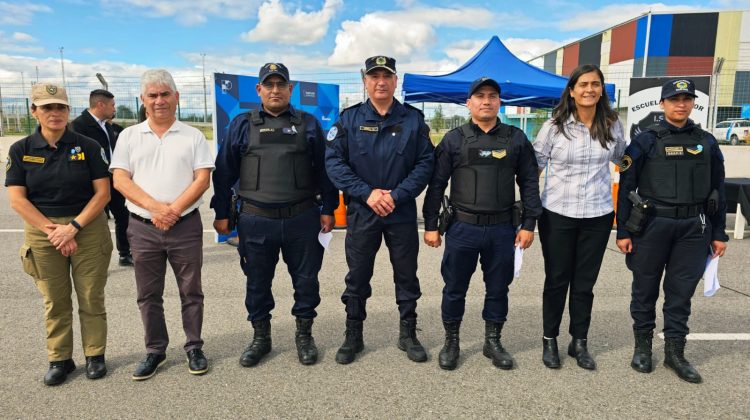 Distinguieron a tres policías que intervinieron en una situación de riesgo