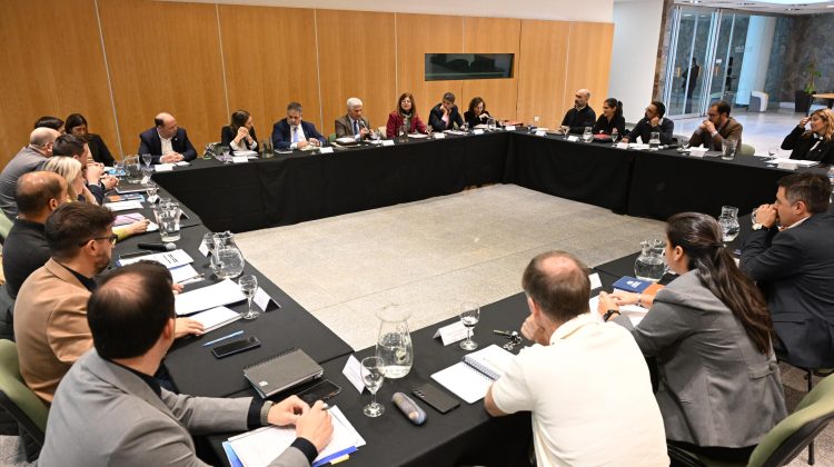 Poggi se reunió con su gabinete de ministros