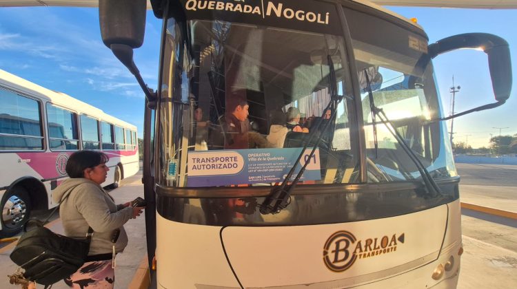 Está en marcha el operativo de transporte para los fieles que se dirigen a Villa de la Quebrada