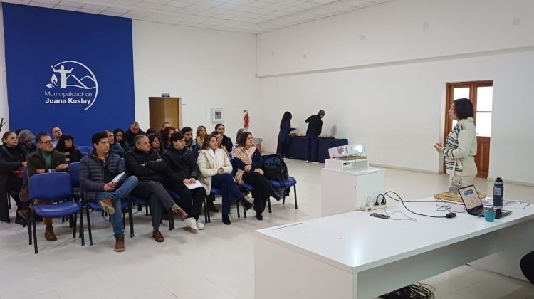 Capacitaron a personal de la municipalidad de Juana Koslay en la Ley Micaela