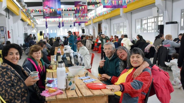 La Nave Cultural celebró un fin de semana a puro bingo junto a la comunidad y emprendedores locales