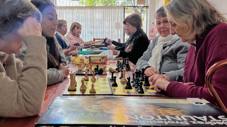 La ULP comparte tardes de merienda y juegos con los jubilados y pensionados de la UNSL 