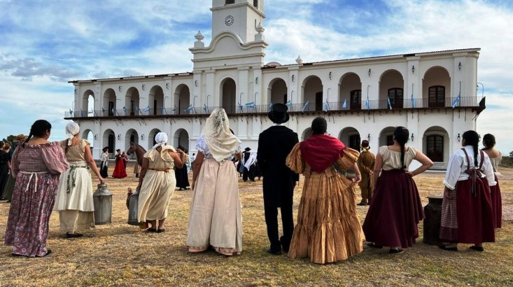 Réplica del Cabildo Histórico: gran jornada patria de música, danza y tradición